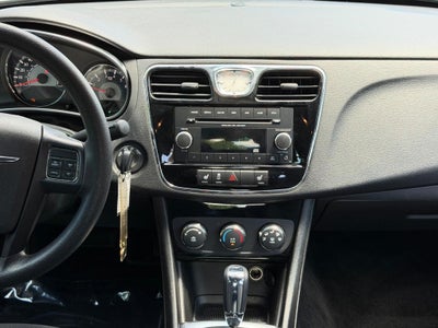 2013 Chrysler 200 4dr Sdn LX