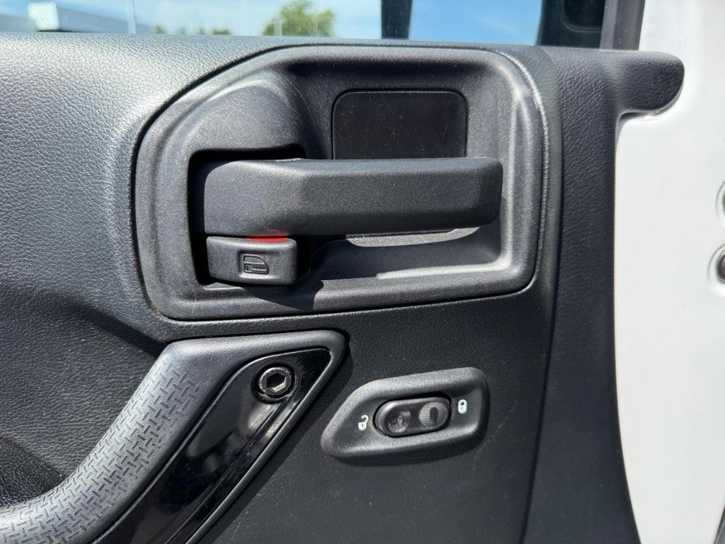 2015 Jeep Wrangler 4WD 2dr Altitude