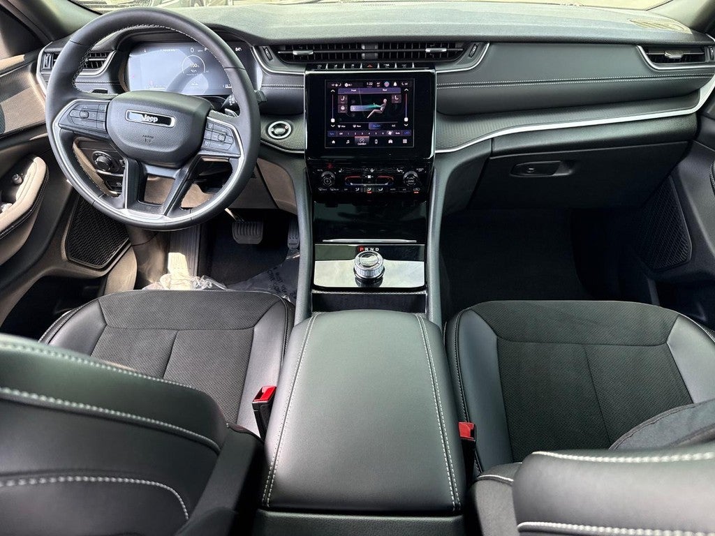 2025 Jeep Grand Cherokee L Altitude X 4x4
