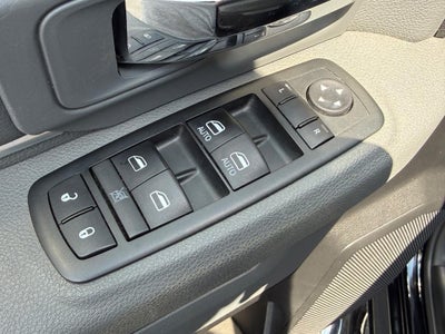 2015 RAM 1500 4WD Crew Cab 140.5" Big Horn