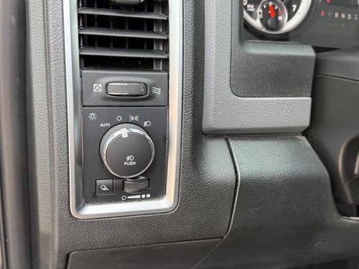 2015 RAM 1500 4WD Crew Cab 140.5" Big Horn