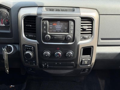2014 RAM 1500 4WD Crew Cab 140.5" Big Horn