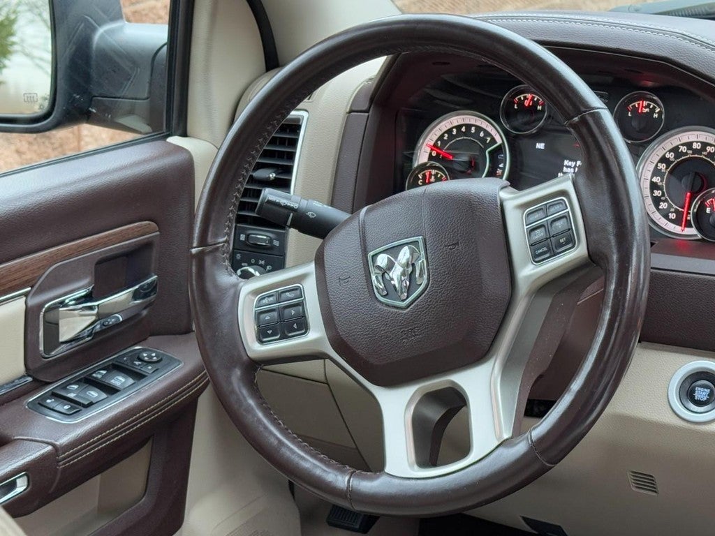 2018 RAM 1500 Laramie 4x4 Crew Cab 5'7" Box