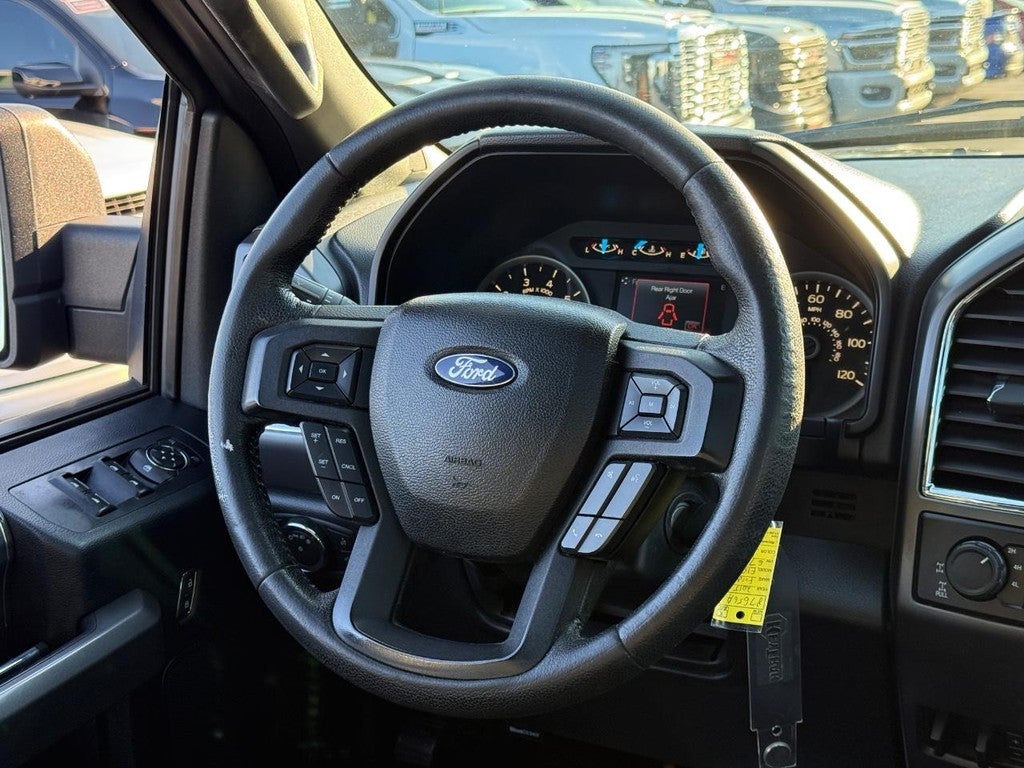 2015 Ford F-150 4WD SuperCrew 145" XLT