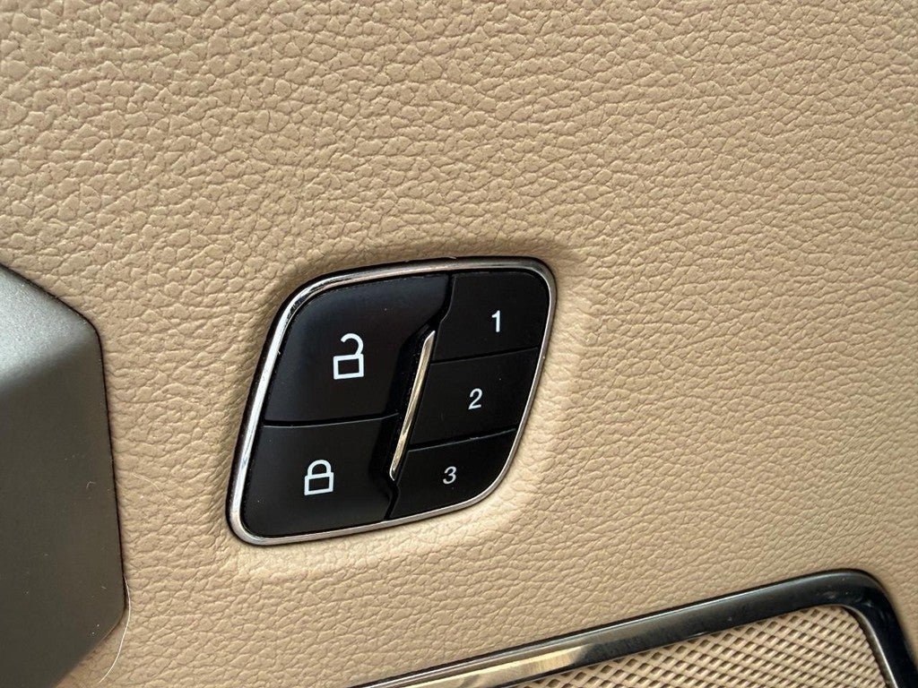 2016 Ford F-150 4WD SuperCrew 145" Lariat