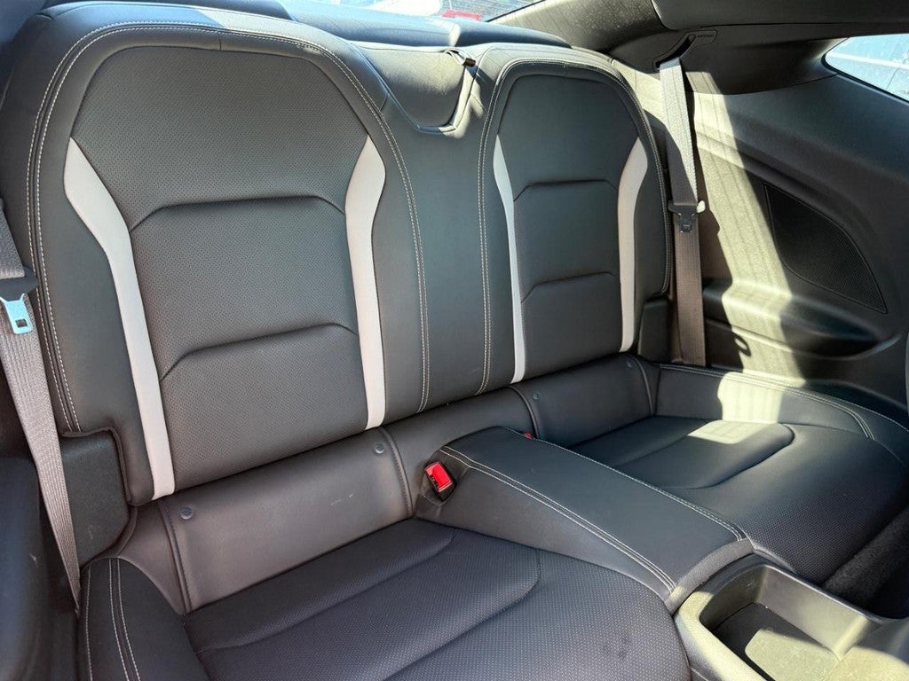 2019 Chevrolet Camaro 2dr Cpe 2LT