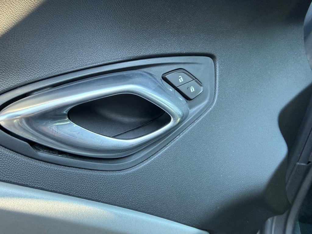 2019 Chevrolet Camaro 2dr Cpe 2LT
