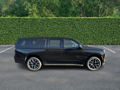 2025 Chevrolet Suburban 4WD 4dr RST