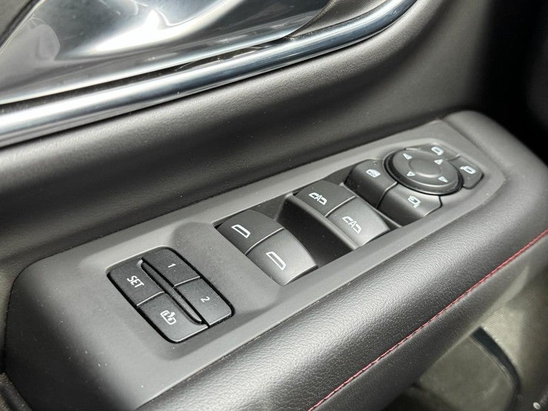 2023 Chevrolet Suburban 4WD 4dr RST