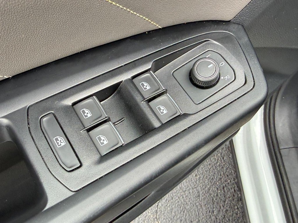 2021 Volkswagen Atlas Cross Sport 3.6L V6 SE w/Technology R-Line FWD