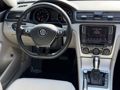 2019 Volkswagen Passat 2.0T Wolfsburg Edition Auto