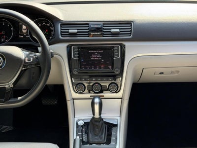 2019 Volkswagen Passat 2.0T Wolfsburg Edition Auto