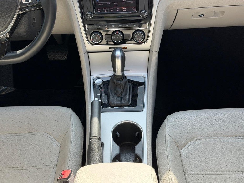 2019 Volkswagen Passat 2.0T Wolfsburg Edition Auto