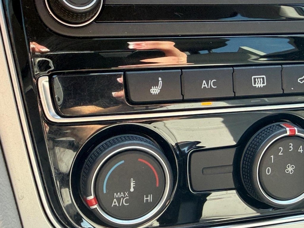 2019 Volkswagen Passat 2.0T Wolfsburg Edition Auto
