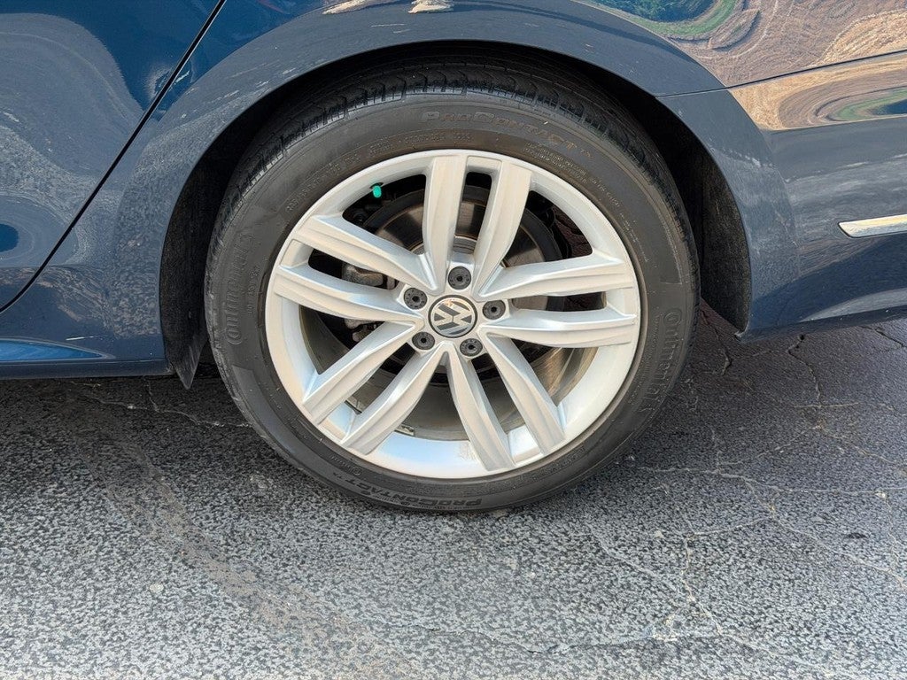 2019 Volkswagen Passat 2.0T Wolfsburg Edition Auto