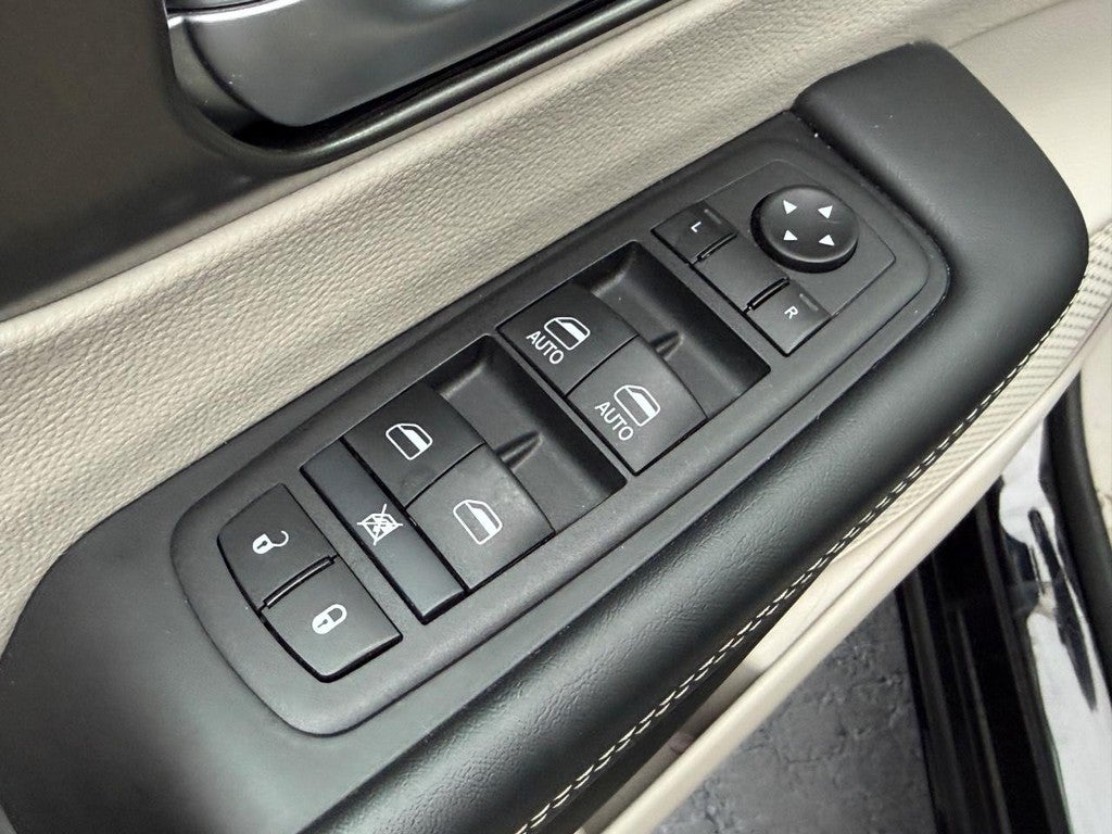 2024 Chrysler Pacifica Touring L FWD