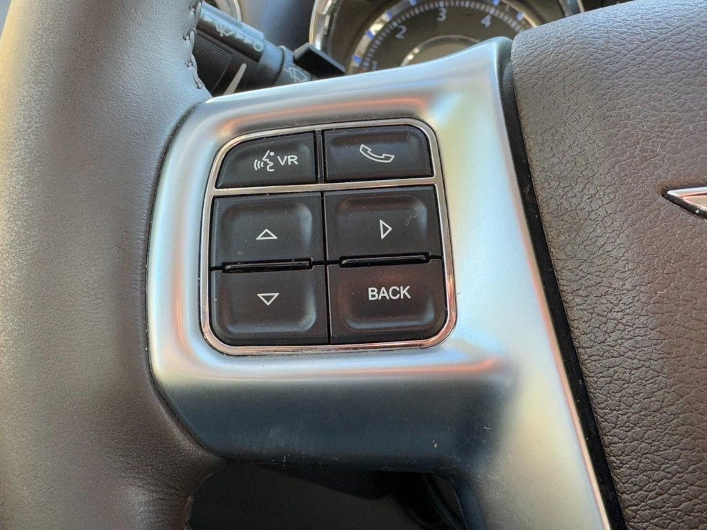 2012 Chrysler Town & Country 4dr Wgn Touring-L