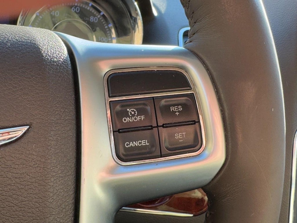 2012 Chrysler Town & Country 4dr Wgn Touring-L