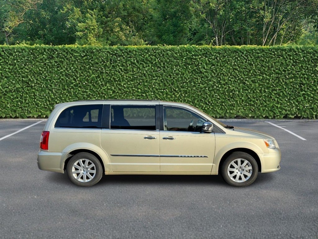 2012 Chrysler Town & Country 4dr Wgn Touring-L
