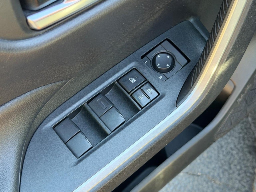 2021 Toyota RAV4 XLE AWD (Natl)