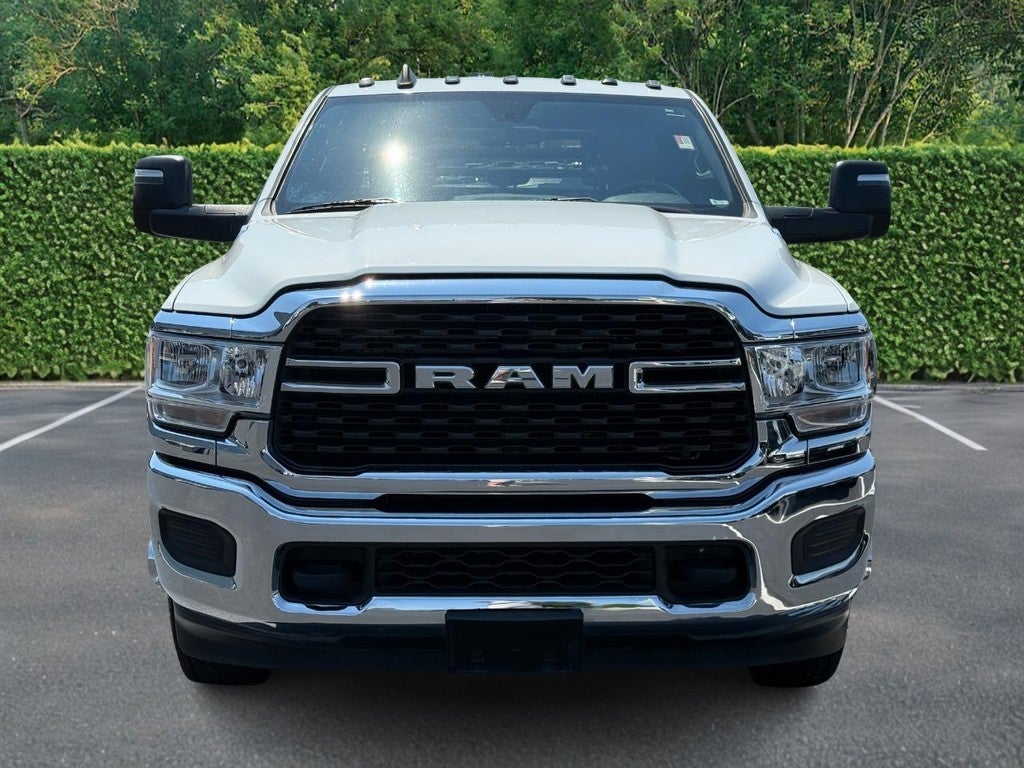 2024 RAM 3500 Chassis Cab SLT 4WD Crew Cab 60" CA 172.4" WB