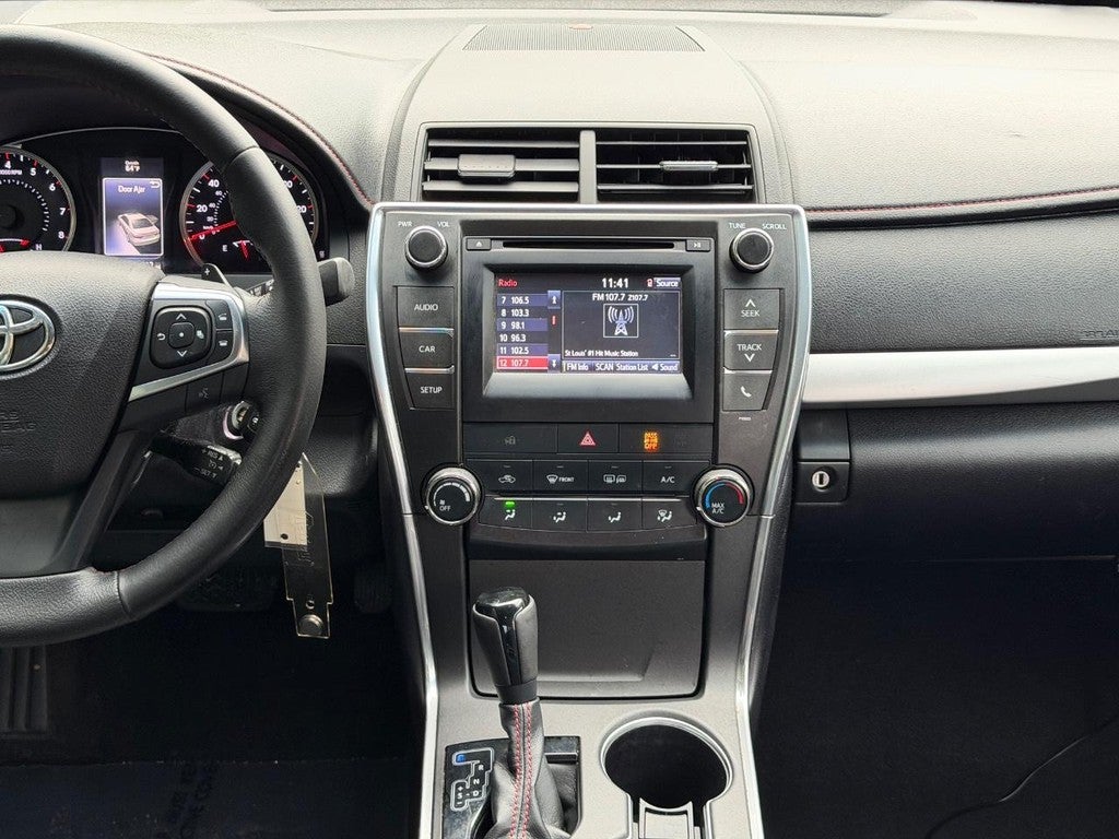 2015 Toyota Camry 4dr Sdn I4 Auto SE (Natl)