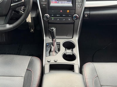 2015 Toyota Camry 4dr Sdn I4 Auto SE (Natl)