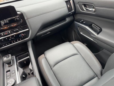 2024 Nissan Pathfinder SL 4WD