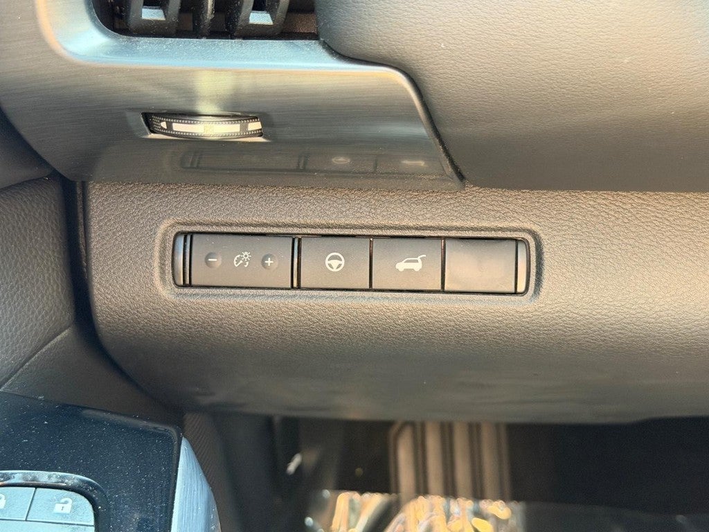 2023 Nissan Pathfinder SL 4WD