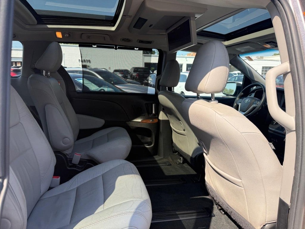2017 Toyota Sienna Limited Premium AWD 7-Passenger (Natl)