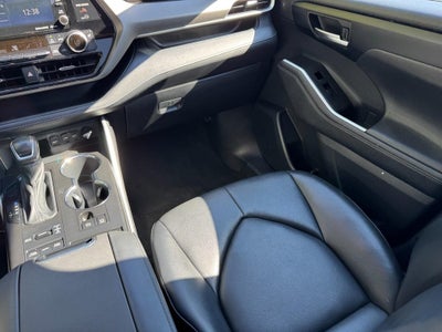 2021 Toyota Highlander XLE AWD (Natl)