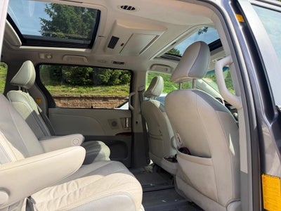 2011 Toyota Sienna 5dr 7-Pass Van V6 Ltd FWD (Natl)