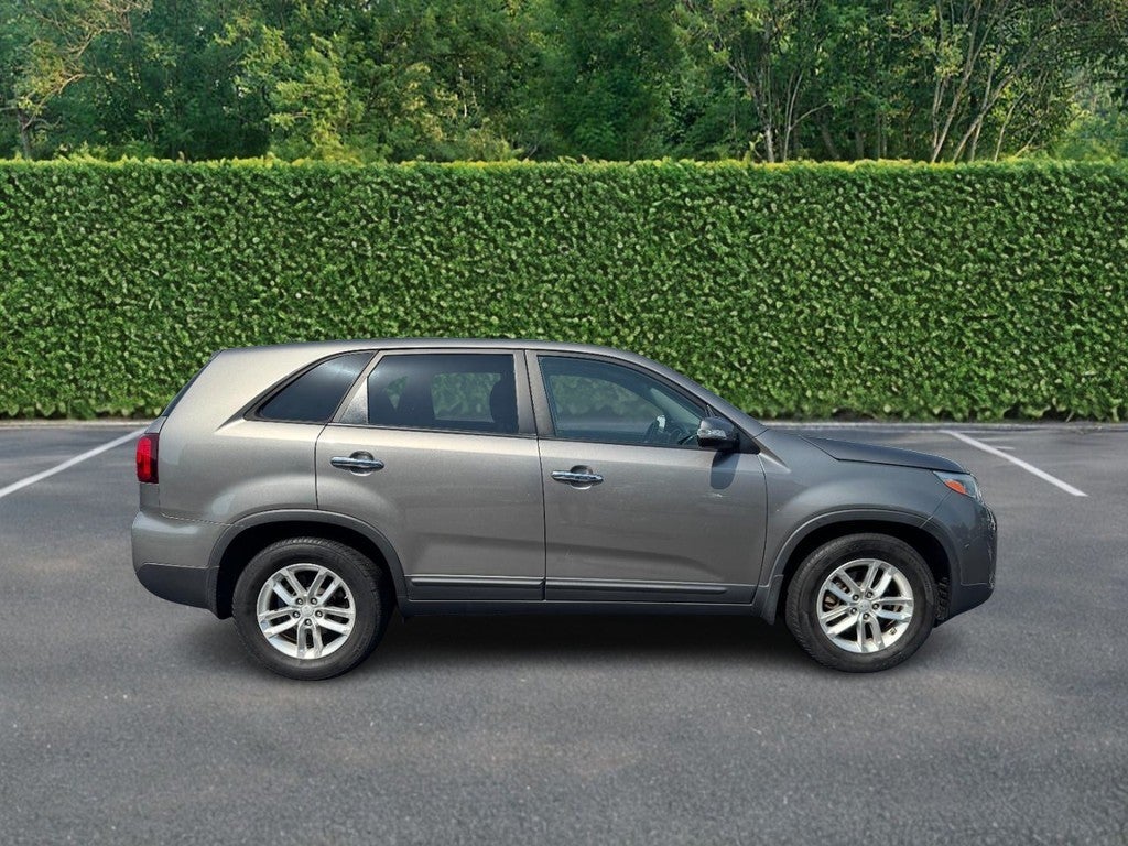 Used 2015 Kia Sorento LX with VIN 5XYKT3A68FG596028 for sale in Ellisville, MO