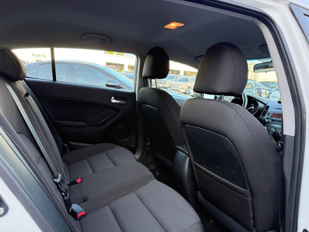 2017 Kia Forte5 LX Auto