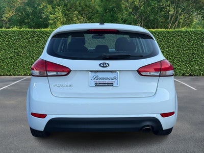 2017 Kia Forte5 LX Auto