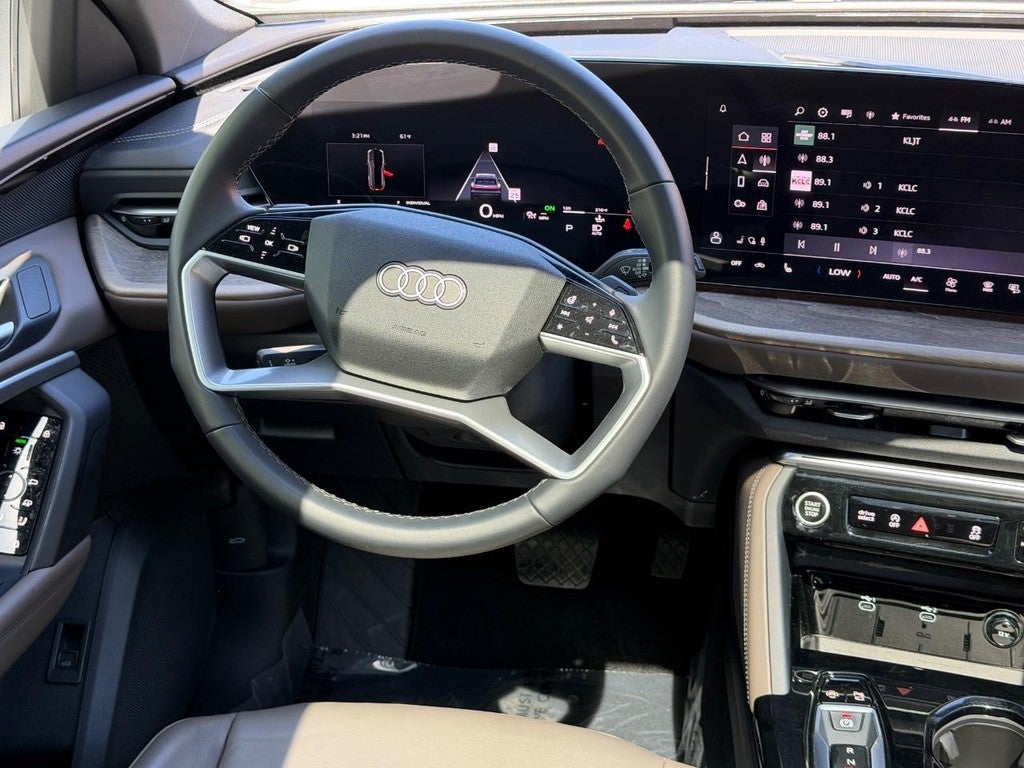 2025 Audi Q5 Premium 2.0 TFSI quattro