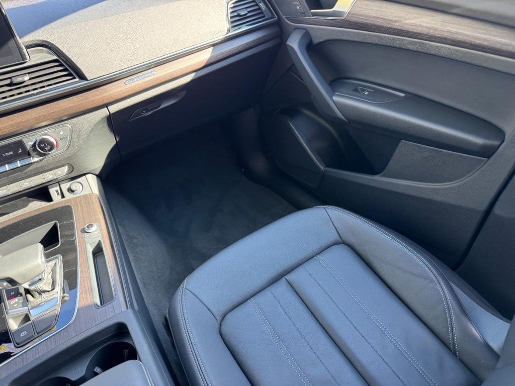 2025 Audi Q5 Premium 40 TFSI quattro