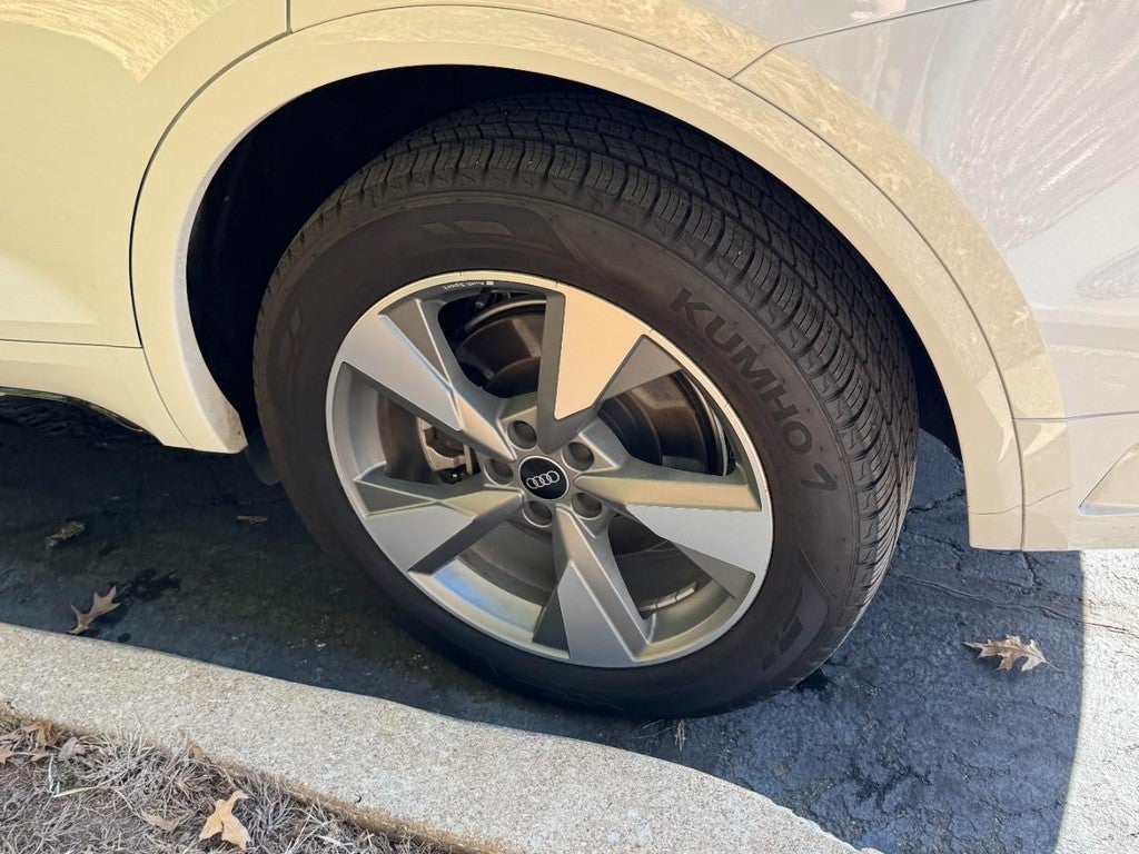 2025 Audi Q5 Premium 40 TFSI quattro