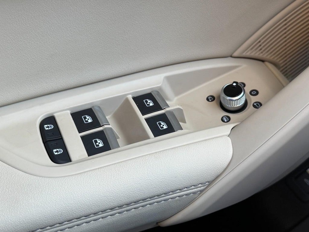 2025 Audi Q5 Premium Plus 40 TFSI quattro