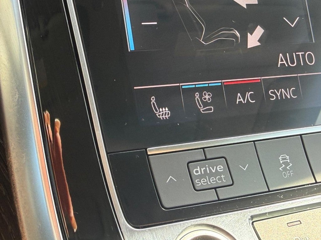 2025 Audi Q8 Premium Plus 55 TFSI quattro