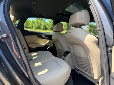 2022 Audi A4 Sedan S line Premium 45 TFSI quattro