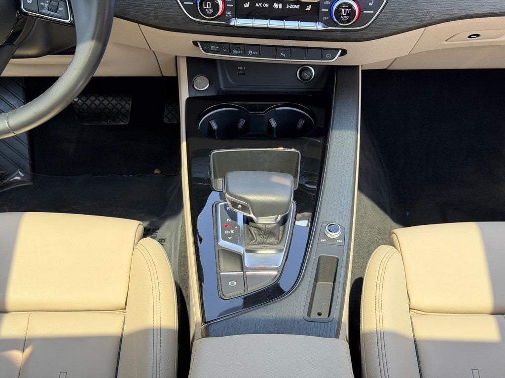 2022 Audi A4 Sedan S line Premium 45 TFSI quattro