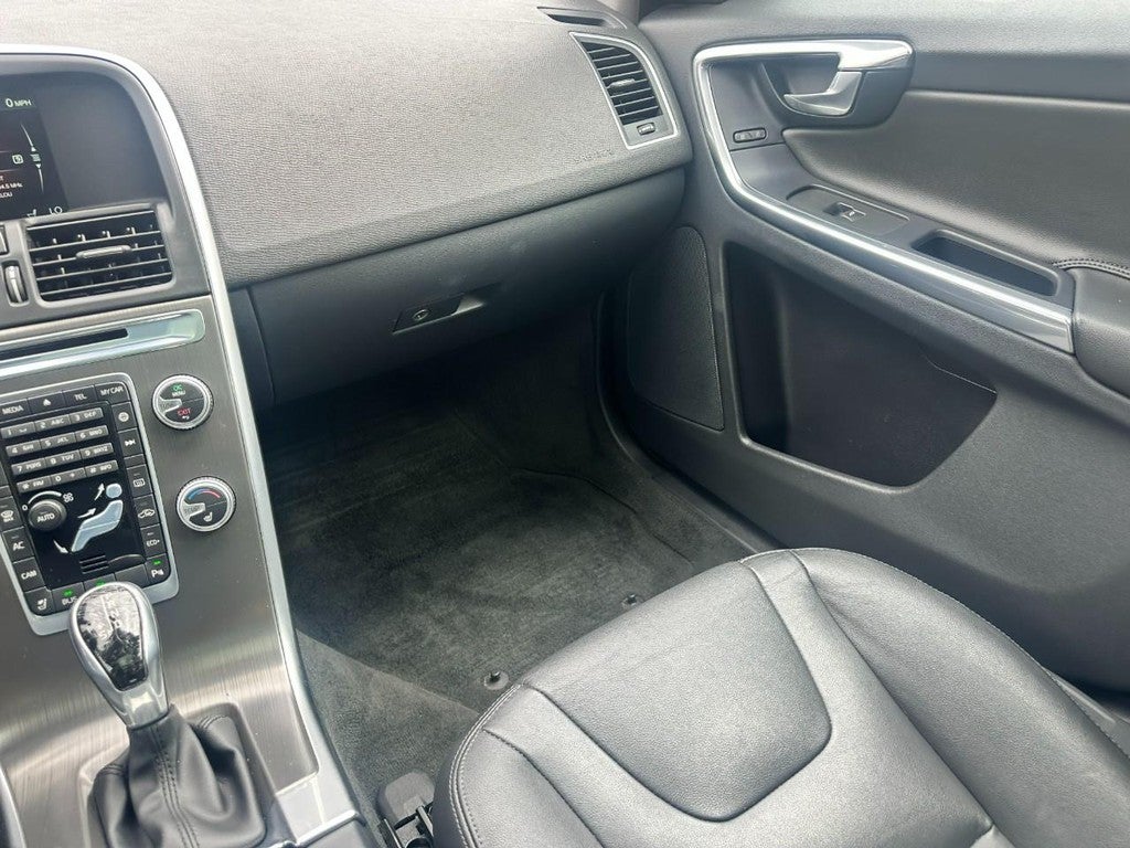 2016 Volvo XC60 FWD 4dr T5 Drive-E Premier