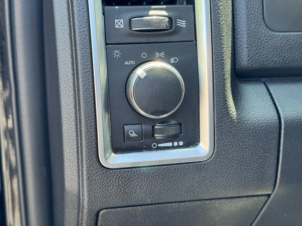 2023 RAM 1500 Classic SLT 4x4 Crew Cab 5'7" Box
