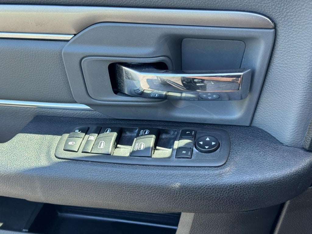 2023 RAM 1500 Classic SLT 4x4 Crew Cab 5'7" Box