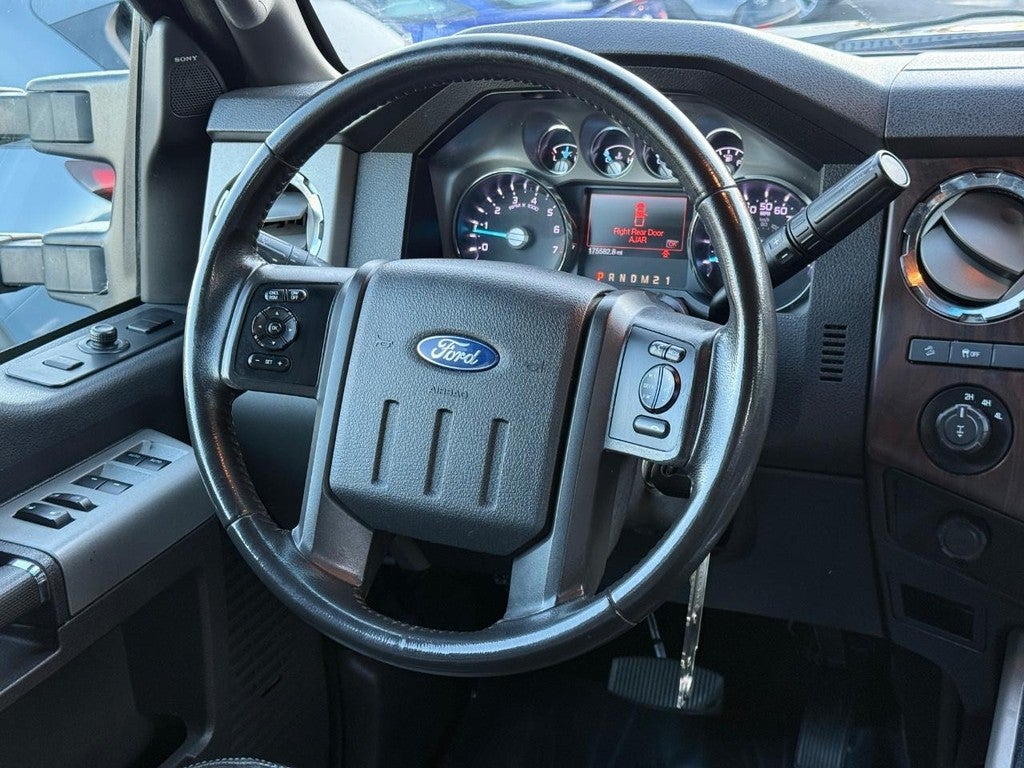 2014 Ford Super Duty F-250 SRW 4WD Crew Cab 156" Lariat