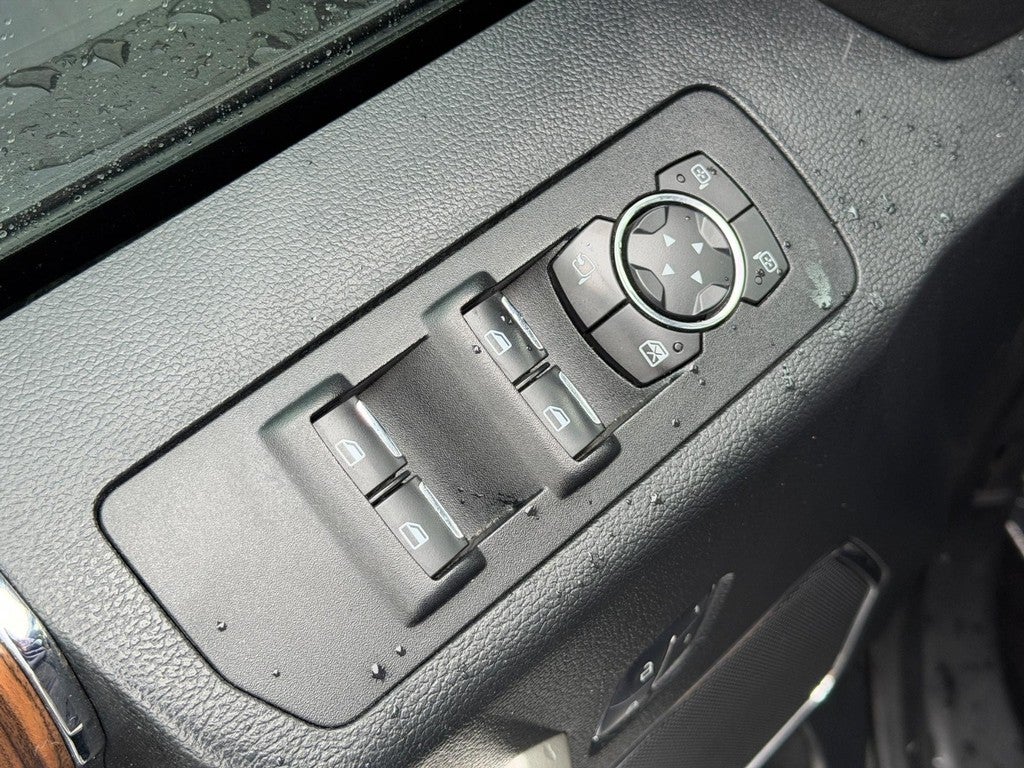 2015 Ford F-150 4WD SuperCrew 145" Lariat