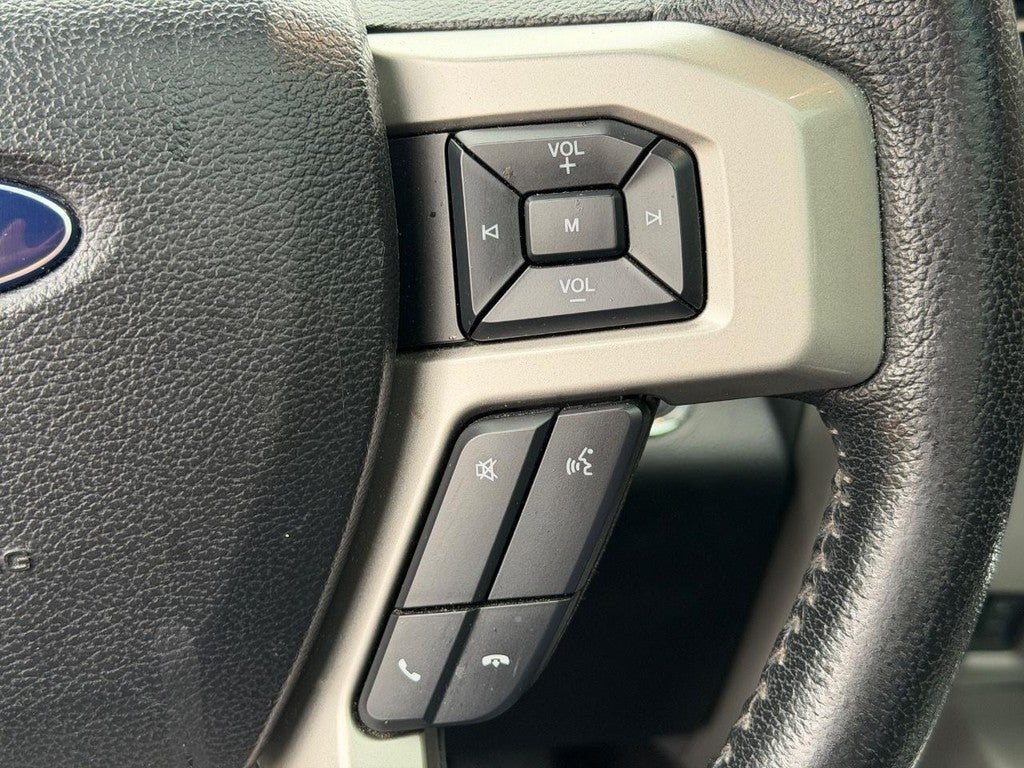 2015 Ford F-150 4WD SuperCrew 145" Lariat