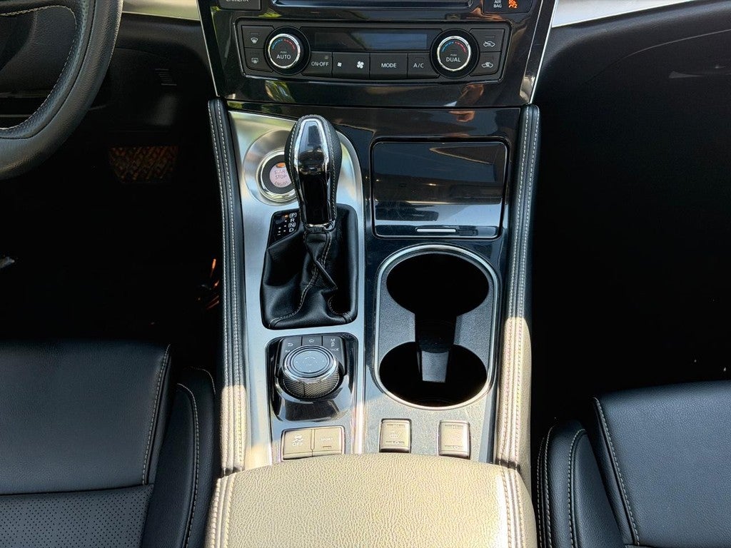 2023 Nissan Maxima SL Sedan