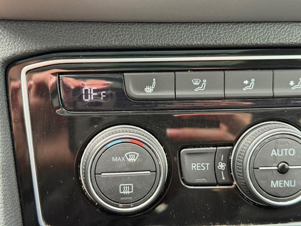 2022 Volkswagen Atlas 2.0T SE w/Technology FWD